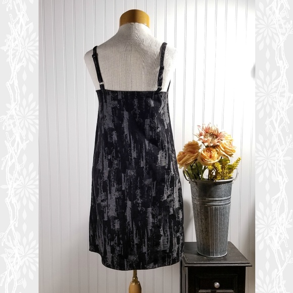 | divided by h&m | black & gray shift dress - Picture 3 of 5